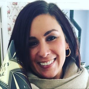 Meet your Posher, Emily